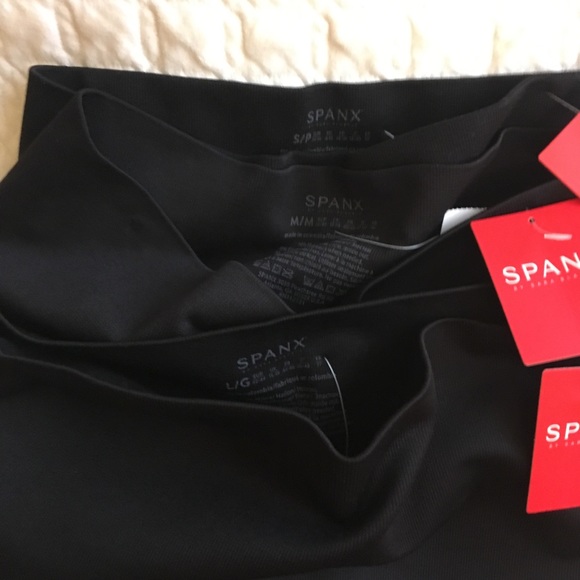 RESTOCK Spanx Look At Me Now NWT Cropped Leggings - Picture 2 of 2